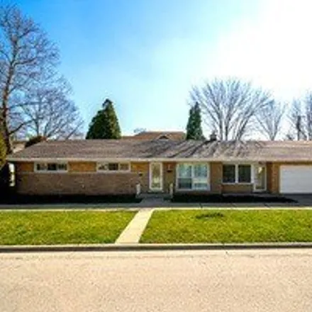 Buy this 3 bed house on 2977 Kenilworth Avenue in Berwyn, IL 60402