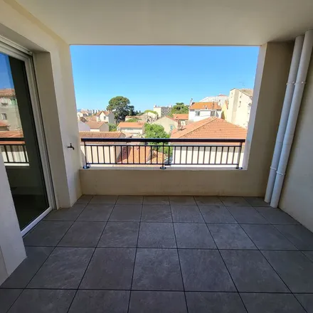 Rent this 3 bed apartment on 315 Place de la Liberté in 83000 Toulon, France