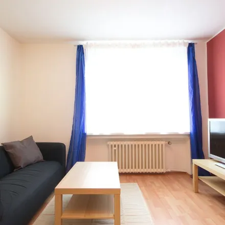 Rent this 3 bed apartment on Klarastraße in 45130 Essen, Germany