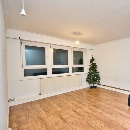 Image 3 - Thornhill Gardens, London, IG11 9TX, United Kingdom - Apartment for rent