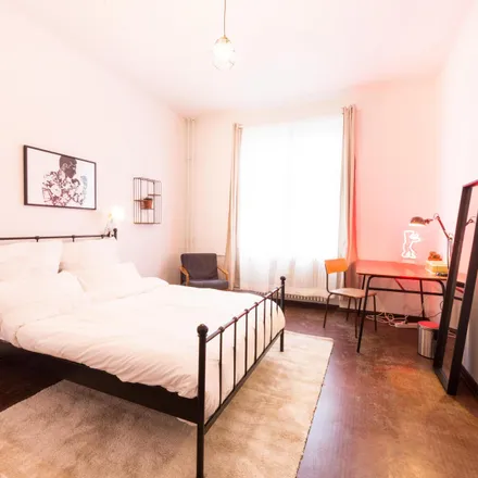 Rent this 3 bed room on Lasdehner Straße 30 in 10243 Berlin, Germany