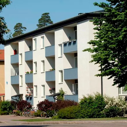 Rent this 3 bed apartment on Kråkrisvägen in 591 51 Motala, Sweden