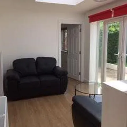 Rent this 6 bed apartment on Tutbury Ave / Orlescote Road in Tutbury Avenue, Coventry