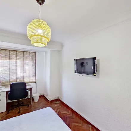 Rent this 4 bed room on Calle de Domingo Ram in 60, 50017 Zaragoza