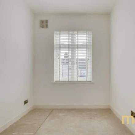 Image 5 - 101 Gatton Road, London, SW17 0EY, United Kingdom - Townhouse for rent