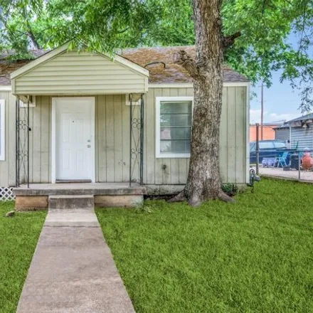 Rent this 3 bed house on 3323 Goldspier Drive in Dallas, TX 75215