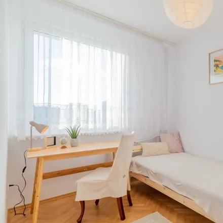 Rent this 4 bed room on Startowa 11A in 80-461 Gdańsk, Poland