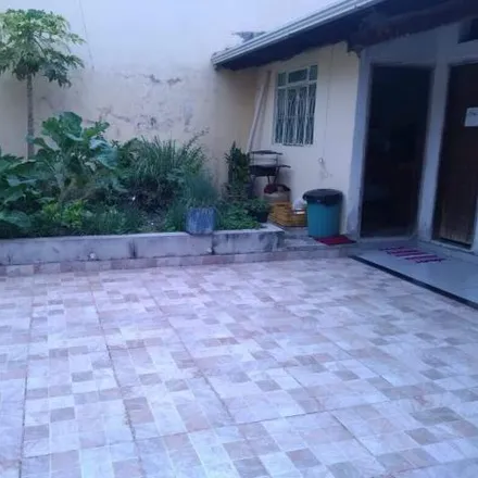 Buy this 3 bed house on Rua Mato Grosso in Divinópolis - MG, 35500-071
