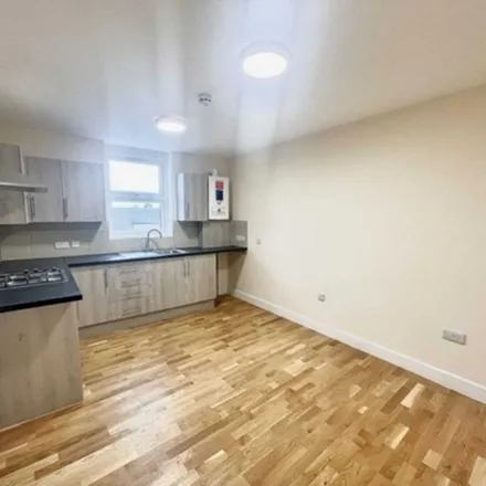 Image 2 - UK Legal Way Ltd, 581 High Road Leytonstone, London, E11 4PB, United Kingdom - Apartment for rent