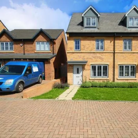 Buy this 3 bed townhouse on Furrow Grange in Middlesbrough, TS5 8DP