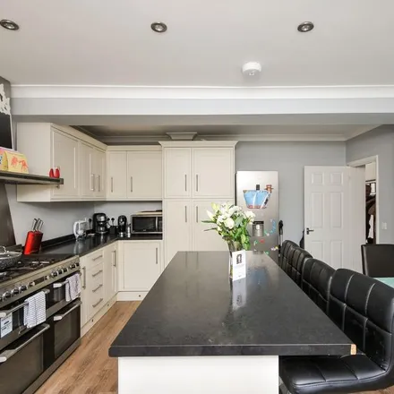 Image 3 - Grosvenor Road, Upton, London, DA6 8HT, United Kingdom - Townhouse for rent