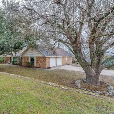 Image 2 - 1285 Charles Street, Weatherford, TX 76086, USA - House for sale