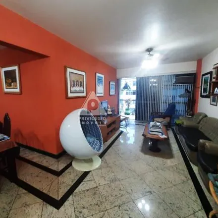 Buy this 3 bed apartment on Rua Lacerda Coutinho 30 in Copacabana, Rio de Janeiro - RJ