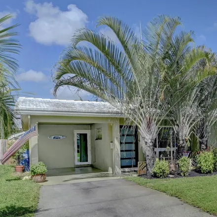 Buy this 2 bed house on 25 Northeast 47th Court in Brentwood Estates, Broward County