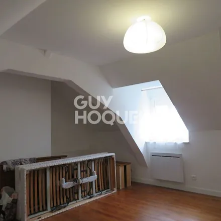 Rent this 3 bed apartment on Rond-Point des Français Libres in 53200 Château-Gontier, France