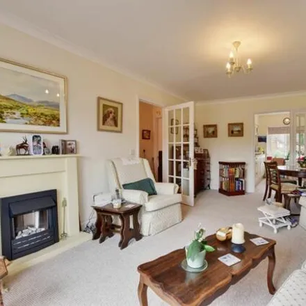 Image 5 - The Lindens, Towcester, NN12 6UY, United Kingdom - Apartment for sale