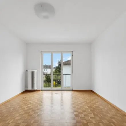 Rent this 3 bed apartment on Rue des Hirondelles / Schwalbenstrasse 13 in 2502 Biel/Bienne, Switzerland