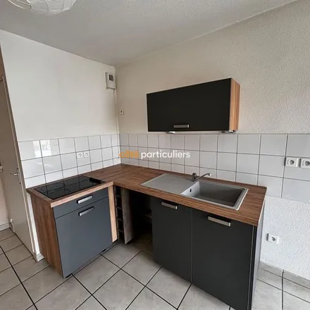 Image 2 - 3 Place de Verdun, 63360 Gerzat, France - Apartment for rent