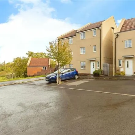 Rent this 4 bed townhouse on 68 Fairford Road in Cheltenham, GL52 5FQ