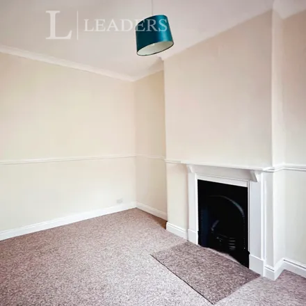 Image 7 - Haddenham Road, Leicester, LE3 2AR, United Kingdom - Townhouse for rent