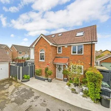 Buy this 5 bed house on Acorn Close in Kingsnorth, TN23 3HR