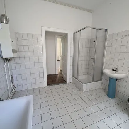 Rent this 3 bed apartment on Carl-von-Ossietzky-Straße 26 in 06114 Halle (Saale), Germany