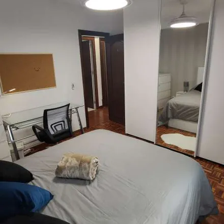 Rent this 3 bed apartment on Centro de Estética V&A in Calle de Almería, 9