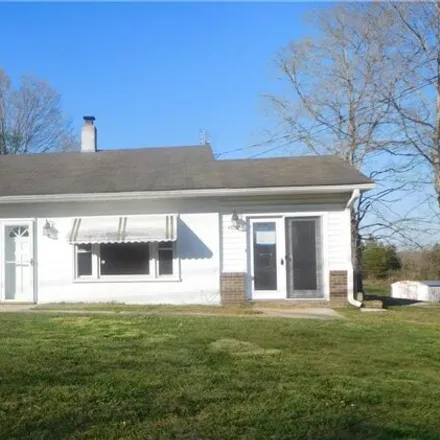 Buy this 2 bed house on Meadowbrook Drive in Trinity, Randolph County