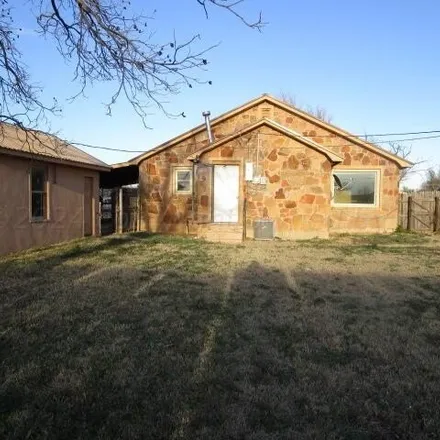 Image 2 - 673 North Roberta Street, Pampa, TX 79065, USA - House for sale