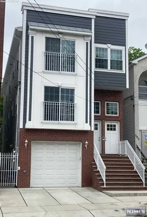Rent this 3 bed house on 569 Hawthorne Avenue in Newark, NJ 07112