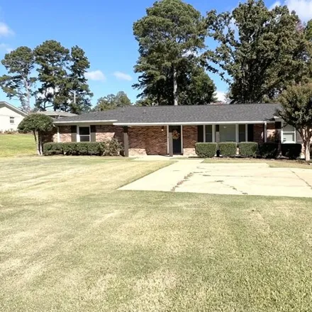 Buy this 3 bed house on 1172 Lakeshire Dr in Tupelo, Mississippi