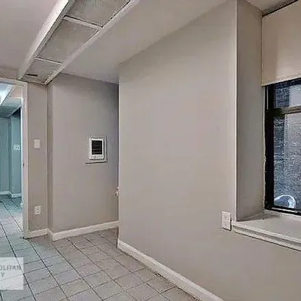 Image 6 - Citizens Bank, 143 East 9th Street, New York, NY 10003, USA - Townhouse for rent