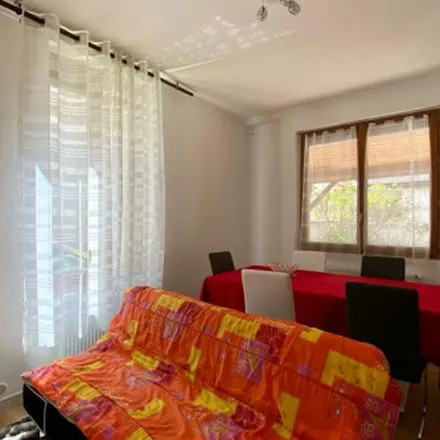 Rent this 2 bed apartment on 40 Rue de la Libération in 47200 Marmande, France