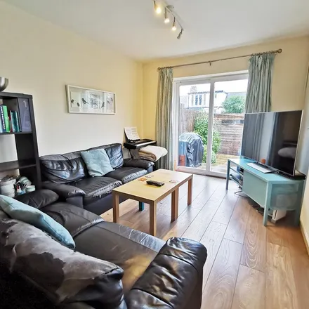 Rent this 6 bed room on Inglefield Avenue in Cardiff, CF14 3PZ