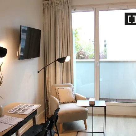 Rent this studio apartment on 20 Boulevard Gallieni in 92130 Issy-les-Moulineaux, France