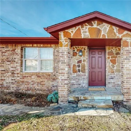 Rent this 2 bed house on 614 N Main St in Aubrey, Texas