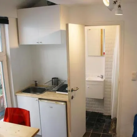 Rent this 3 bed apartment on Rue de la Poste - Poststraat 89 in 1030 Schaerbeek - Schaarbeek, Belgium