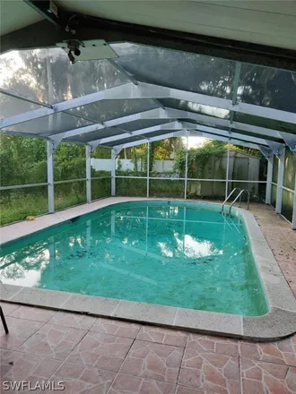 Image 3 - 809 Iris Drive, Palm Island, North Fort Myers, FL 33903, USA - House for sale
