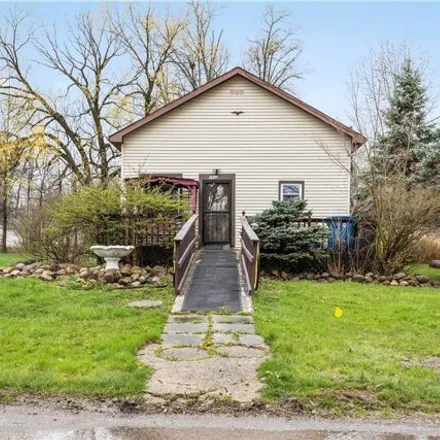 Buy this 2 bed house on East 39th Street in Lorain, OH 44055