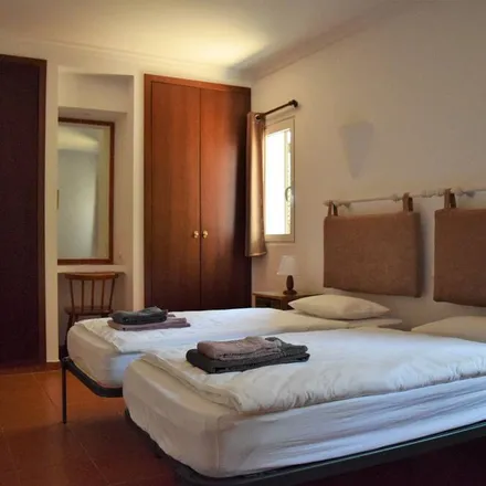 Rent this 6 bed house on 8200-594 Distrito de Évora