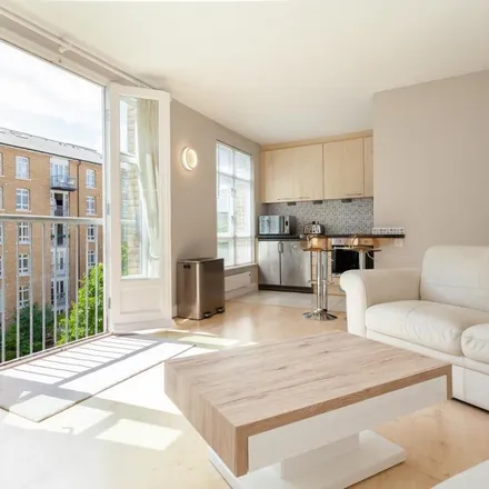 Image 1 - Park Central, Fairfield Road, Old Ford, London, E3 2QN, United Kingdom - Apartment for rent