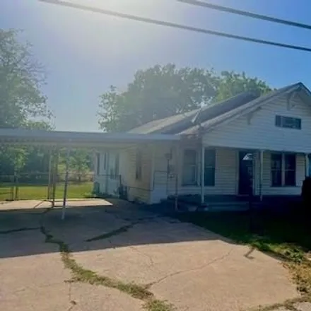 Buy this 3 bed house on 512 West Titus Street in Mexia, TX 76667