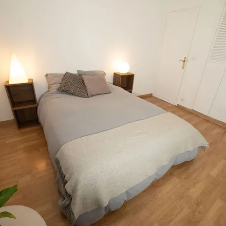Rent this 4 bed apartment on 139 Rue Gabriel Péri in 93200 Saint-Denis, France