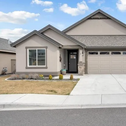 Buy this 3 bed house on Bobwhite Way in Richland, WA 99353