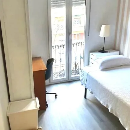 Rent this 6 bed room on Calle de Guzmán el Bueno in 58, 28015 Madrid