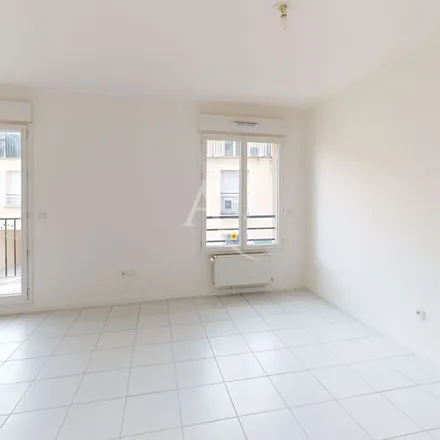 Image 3 - 9 Residence les Oiseaux, 91380 Chilly-Mazarin, France - Apartment for rent