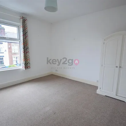 Image 9 - Limpsfield Road, Sheffield, S9 1BJ, United Kingdom - Apartment for rent
