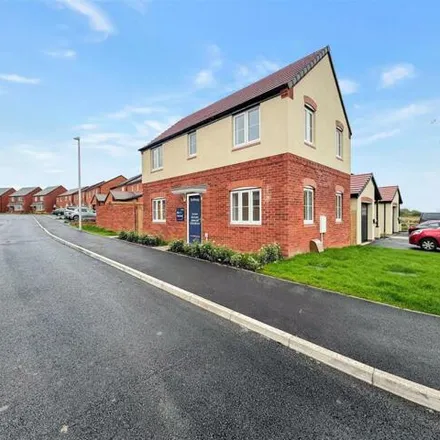 Buy this 3 bed house on Blackberry Way in Cubbington, CV32 7JW