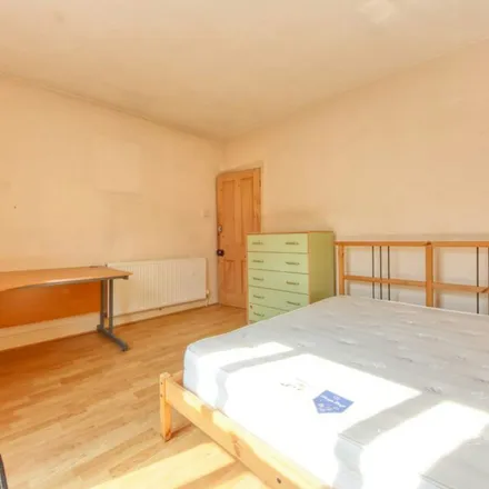 Rent this 3 bed apartment on Victoria News & Booze in Hartopp Road, Leicester