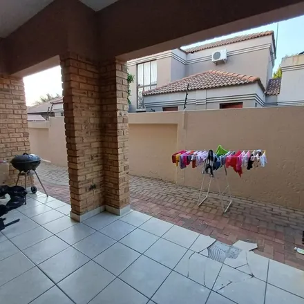 Image 6 - Farquharson Road, Sunair Park, Gauteng, 1541, South Africa - Apartment for rent